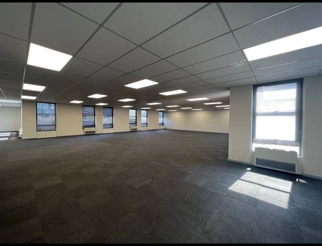 2,000M² OFFICE TO LET IN ROSEBANK